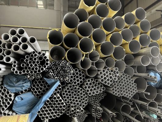 ASTM A312 A204 304 316L tabung stainless steel tanpa jahitan bulat persegi tanpa jahitan